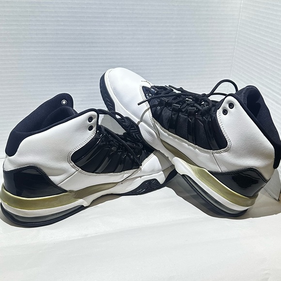Jordan Max Aura White Metallic Gold Black Size 10 Sneakers Shoes Lace-Up - Picture 8 of 12
